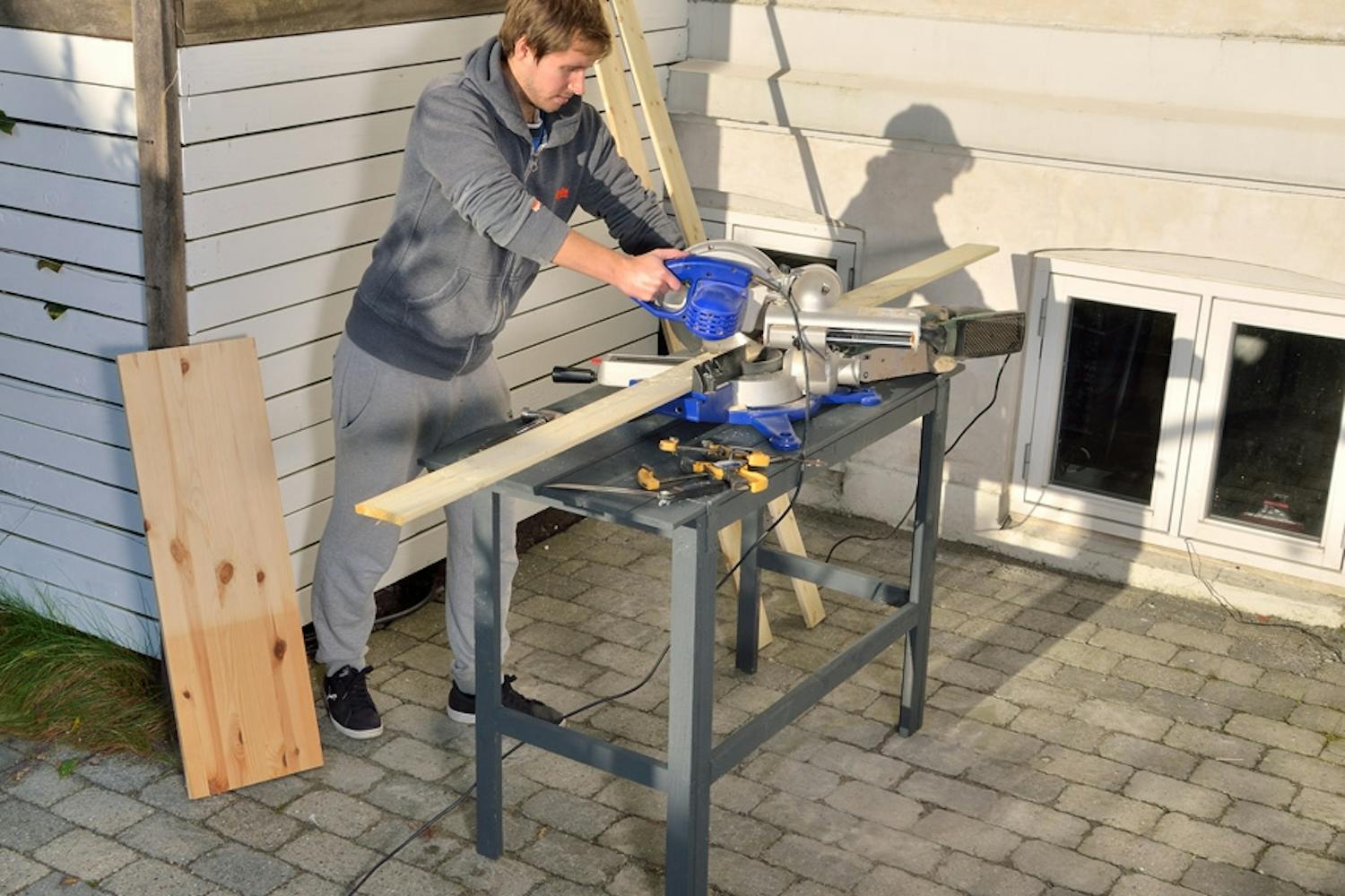 Kätevä pihapöytä Kätevä pihapöytä